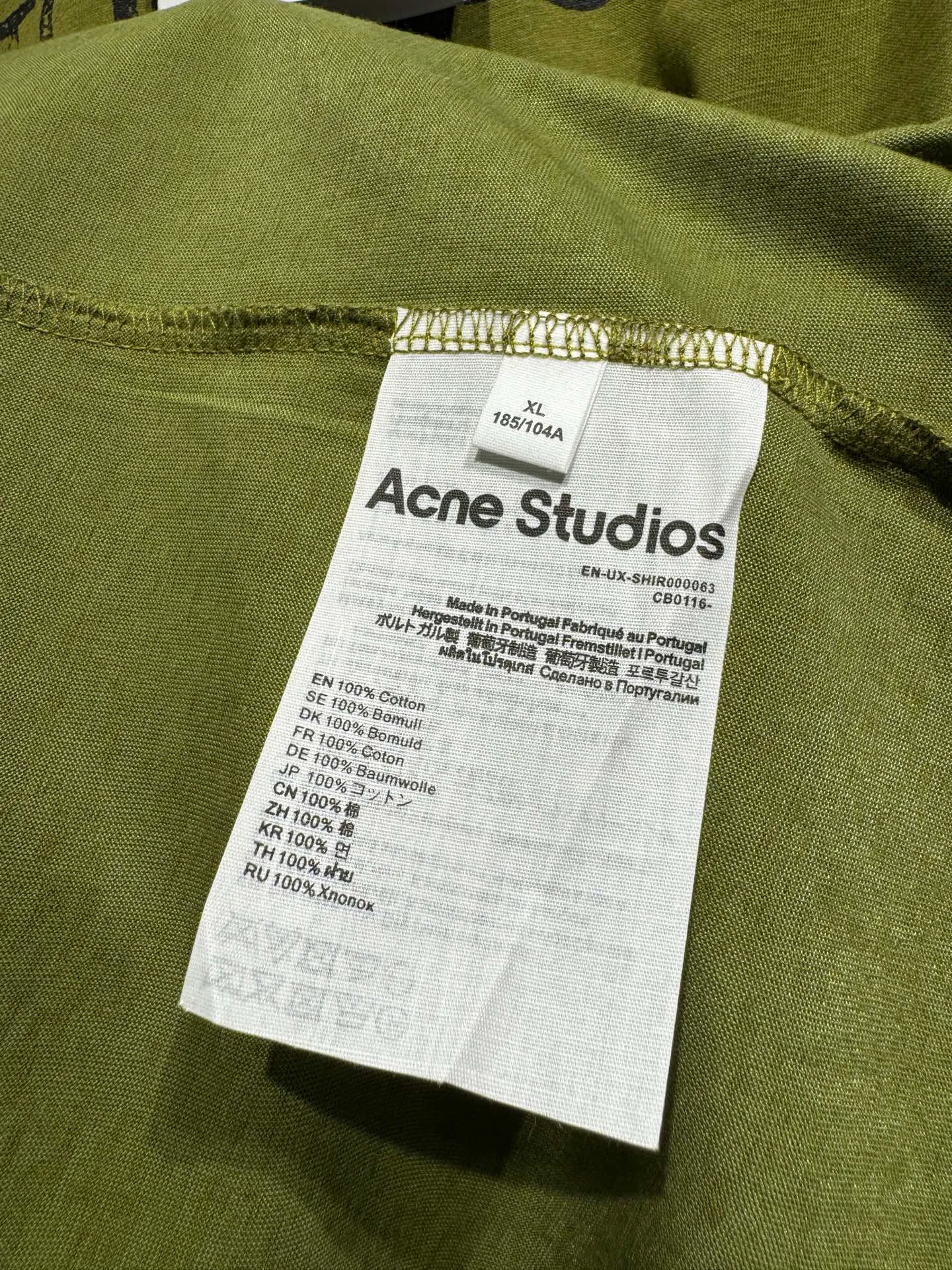 The highest version of Acne Studios long-sleeved Series distressed, dirty and mud-dyed long-sleeved T-shirts. The long-sleeved T-shirts with stir-fried colors and distressed edges are not picky. The snowflake cotton fabric feels soft and smooth and is not easy to wash. The fabric has been processed so it is sturdier than the quality ones in the counter. It can be used as sun protection clothing in summer. The same fabric as the original one is relatively thin. The feel and count are in place. The fried yellowing effect is cool. The printing effect is also in place. Details are online for comparison. 1 color four codes #long sleeve t-shirt # #acne Color: White, Black, Light Blue, Light Pink, Purple, Green Size: S M LXL